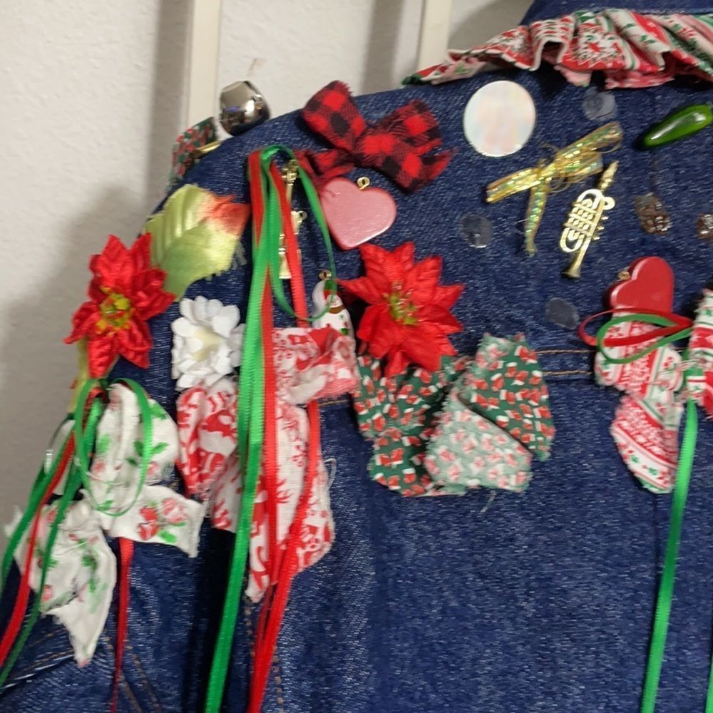 HOLLEYHOUSE Christmas Jean Jacket Sz L - Picture 9 of 12